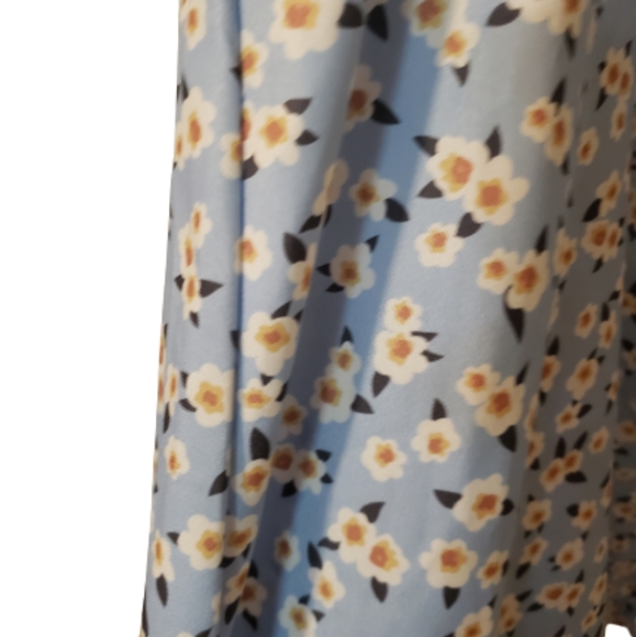 Shein curve flower dress - Picture 10 of 11